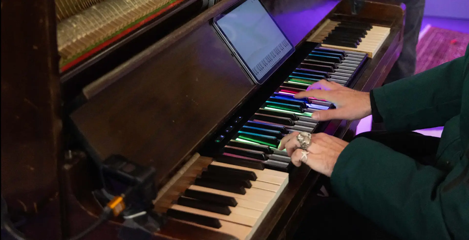 ROLI campaign installation by Undercover Arts